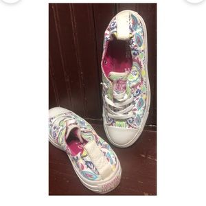 Converse floral tennis shoes
